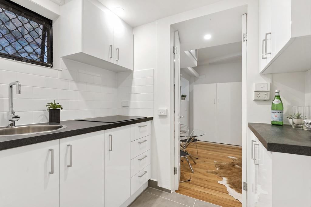 Readyset Apartments On Anthony Melbourne Exteriör bild